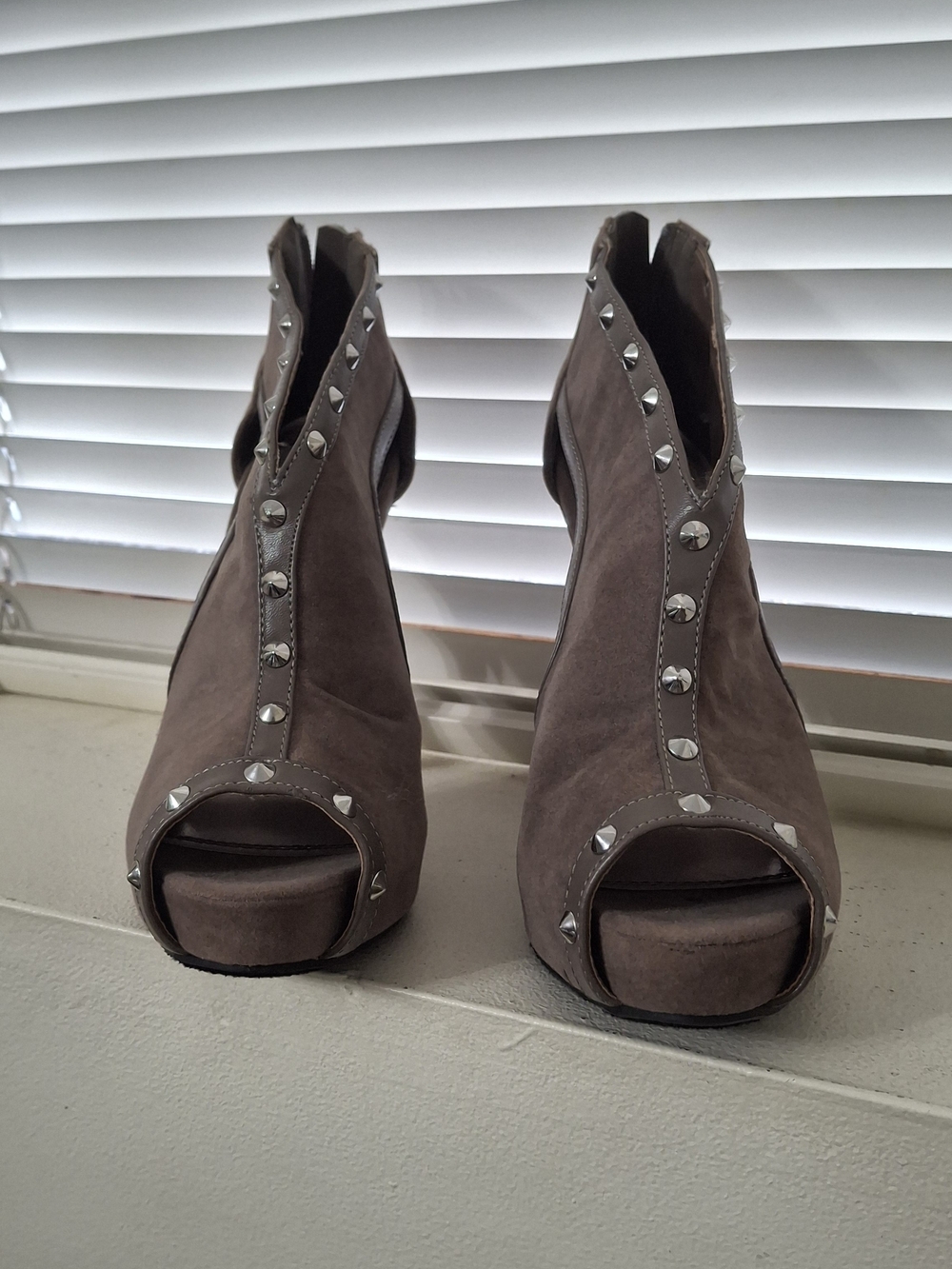 Dollhouse Studded Peep-Toe Platform Heel Booties Taupe Brown Size 7.5